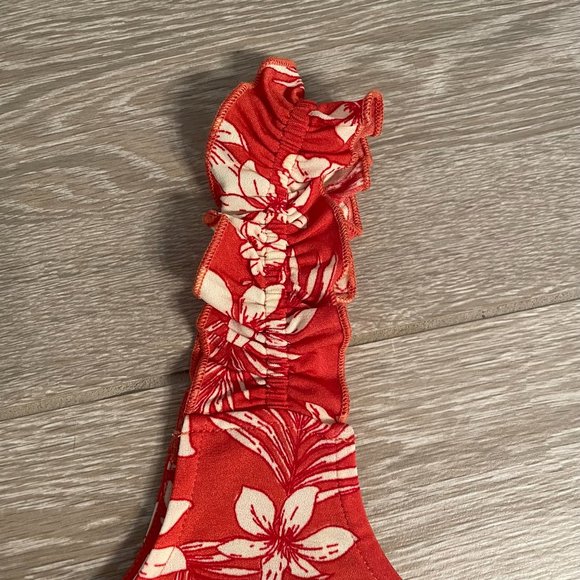 NEW Ruffle Strap Tank - Picture 4 of 11